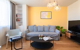 Design 1Bdr Apartment Near City Center